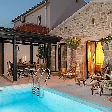 Hotell Blacksmith's House - Secluded Heated Pool Oasis Near Zadar Posedarje