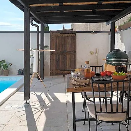 Blacksmith's House - Secluded Heated Pool Oasis Near Zadar Posedarje