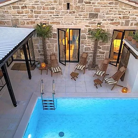 Blacksmith's House - Secluded Heated Pool Oasis Near Zadar 4* Posedarje