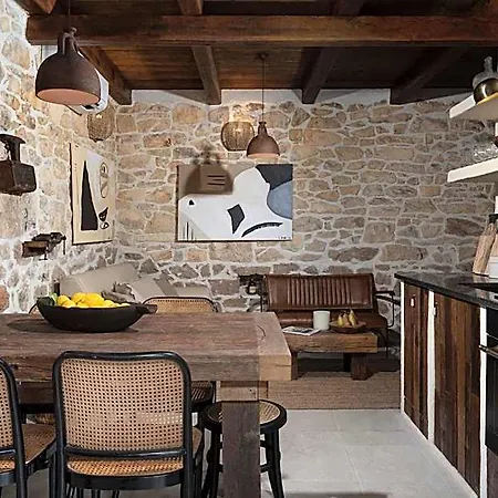 Blacksmith's House - Secluded Heated Pool Oasis Near Zadar Hotell